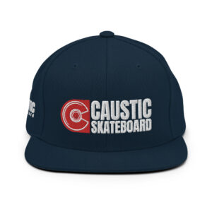 Casquette Caustic Skateboard Snapback – Logo Team – Broderie